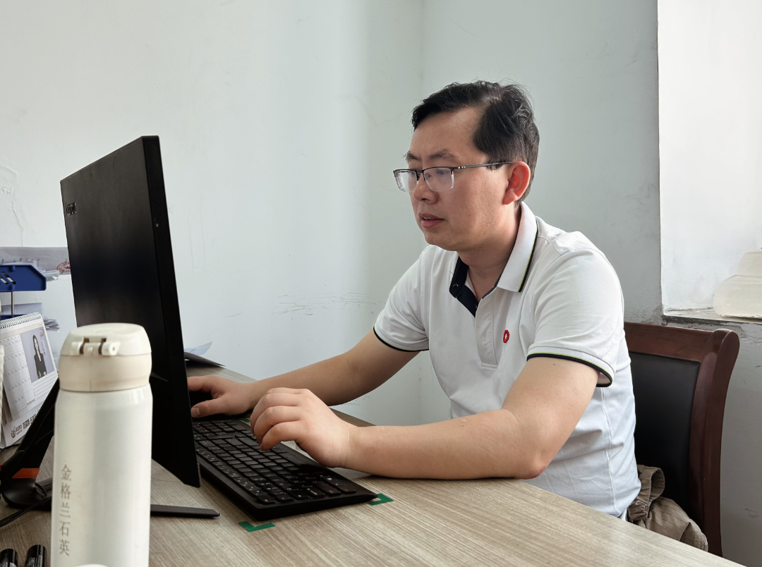 科研一线丨徐肖飞：石英材料的“炼金手”